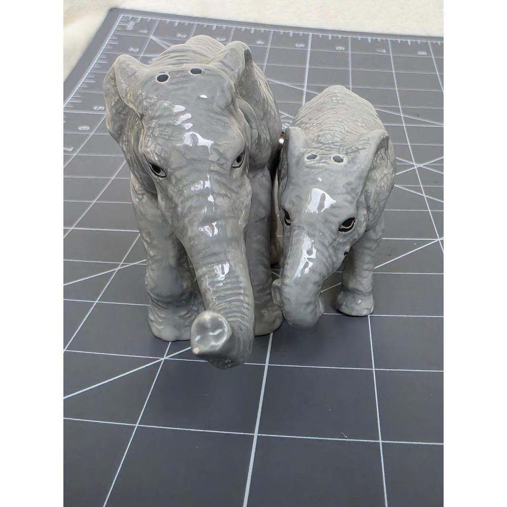 Westland Giftware Elephant Salt and Pepper Shakers Magnetic Ceramic Gray Set
